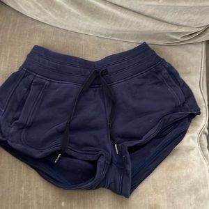 Lululemon Softstreme 2” Inseam with Pockets Shorts. Size 2